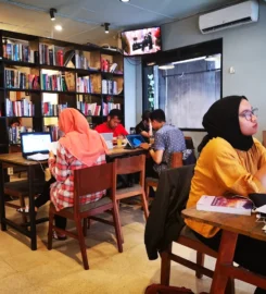 Blanco Coffee and Books