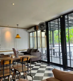 GiggleBox Cafe and Resto
