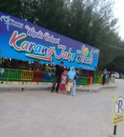 Pantai Karang Jahe