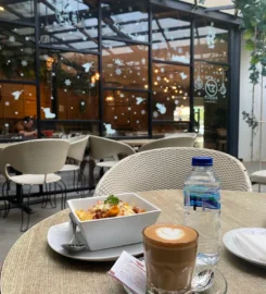 Noach Cafe and Bistro