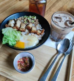 Gatherinc Bistro &Bakery