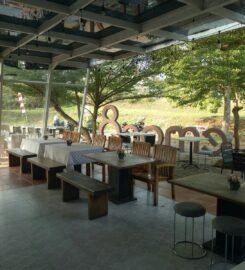 Lemon8 Café