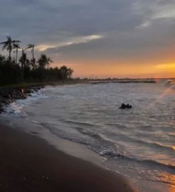 Pantai Pasir Kencana