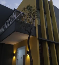 Rumah Kos Kuning