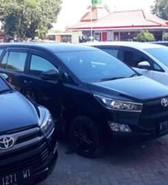 Sewa mobil surabaya